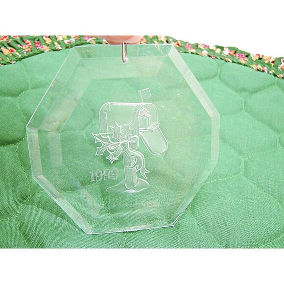 Vintage Acrylic Etched Decorated Mailbox Chirstmas Holiday 1999 Ornament 3x3" - Picture 3 of 7